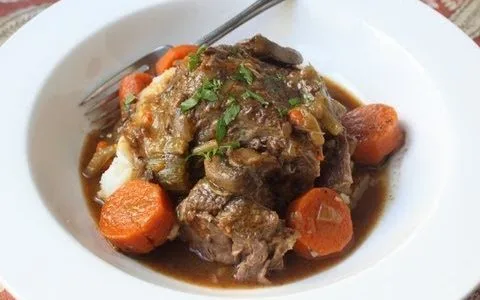 Slow Cooker Beef Pot Roast Recipe - How to Make Beef Pot Roast in a Slow Cooker