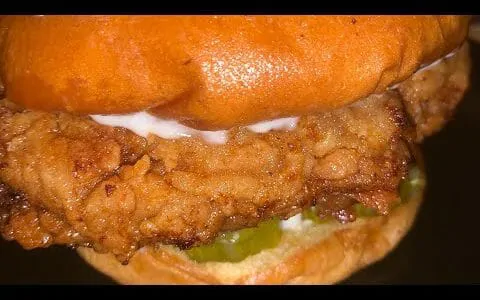 How to make your own Popeyes chicken sandwich | Popeyes chicken sandwich