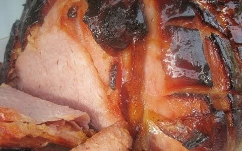 BROWN SUGAR & HONEY GLAZED BAKED HAM - How to BAKE A GLAZED HAM Recipe